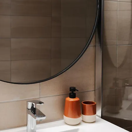 Lejlighed T2, Avec Vue Et Piscine